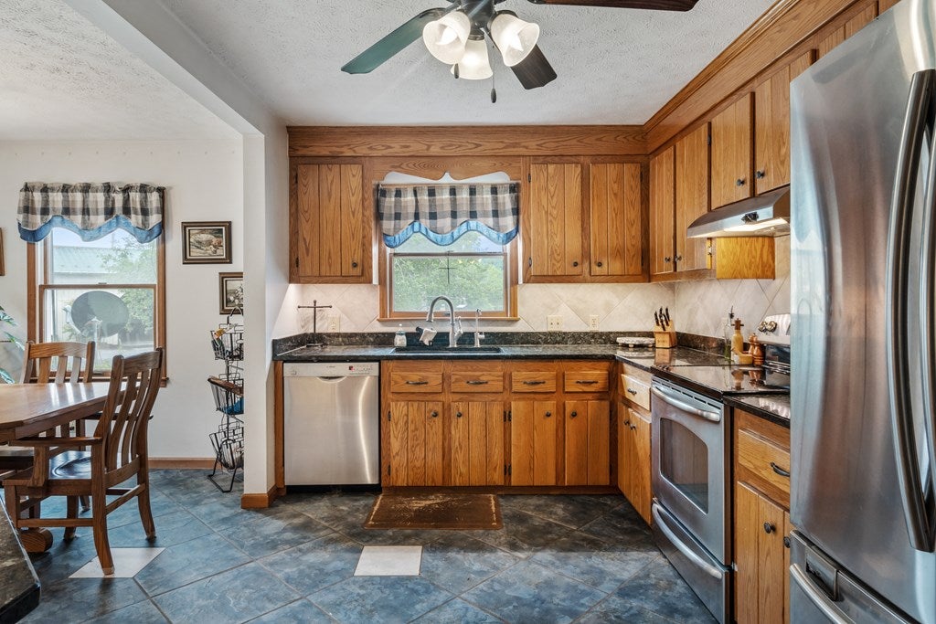 227 Dutton Hollow Road Rural Retreat, VA 24368 - Photo 36 of 81 Gallery Image 36