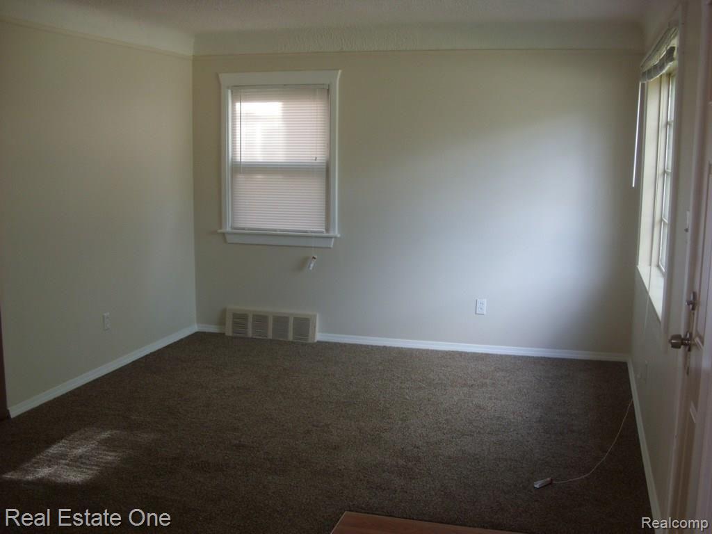 26596 Morley Street Inkster, MI 48141 - Photo 30 of 35 26596 Morley Living Room 2.jpg