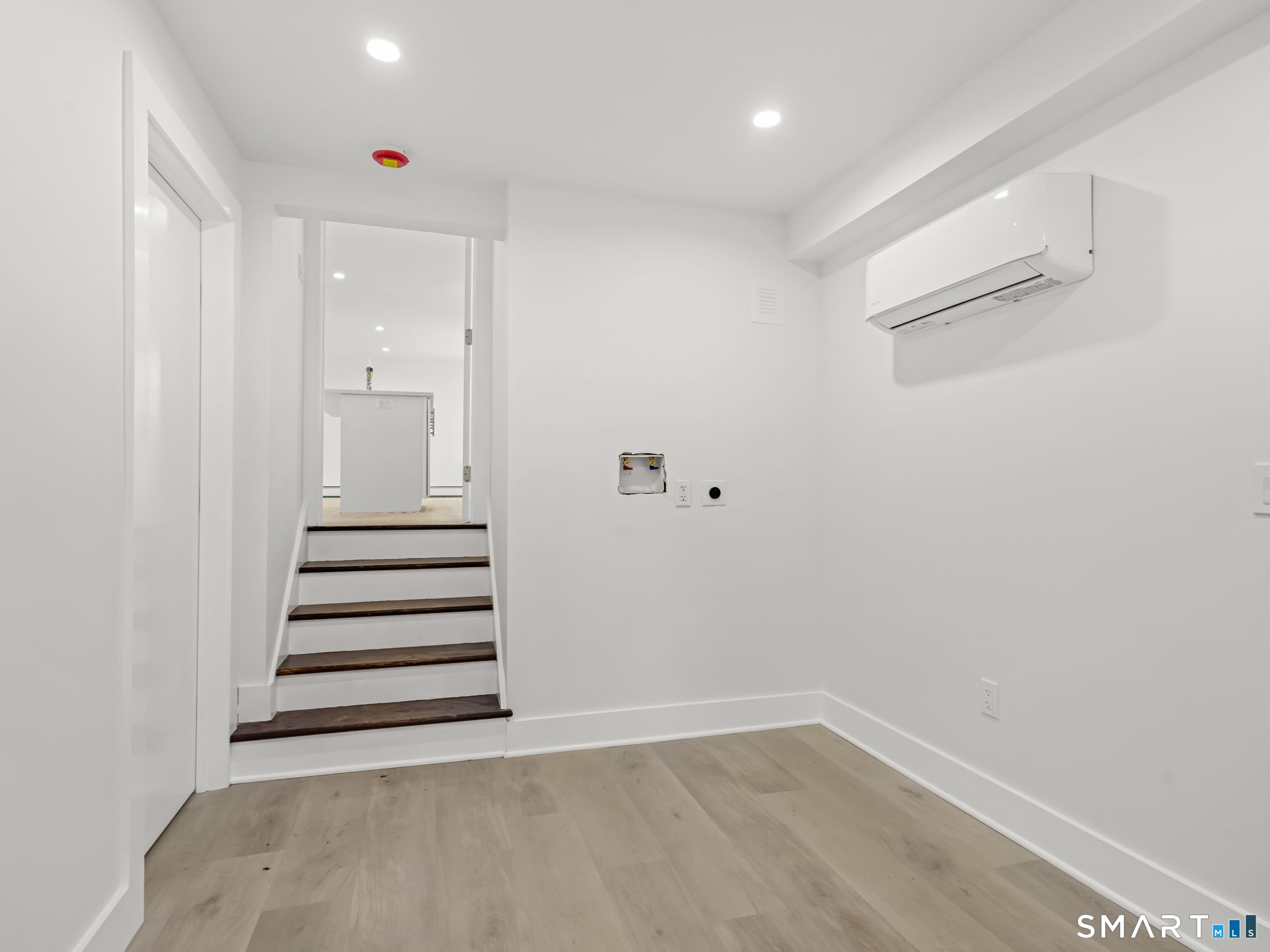 39 Crane Road Stamford, CT 06902 - Photo 11 of 20 Gallery Image 11