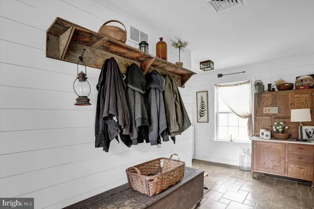 $650,000 | 520 Sunday Road, Lenhartsville, PA 19534