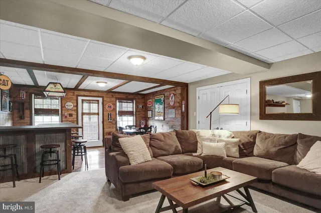 $650,000 | 520 Sunday Road, Lenhartsville, PA 19534