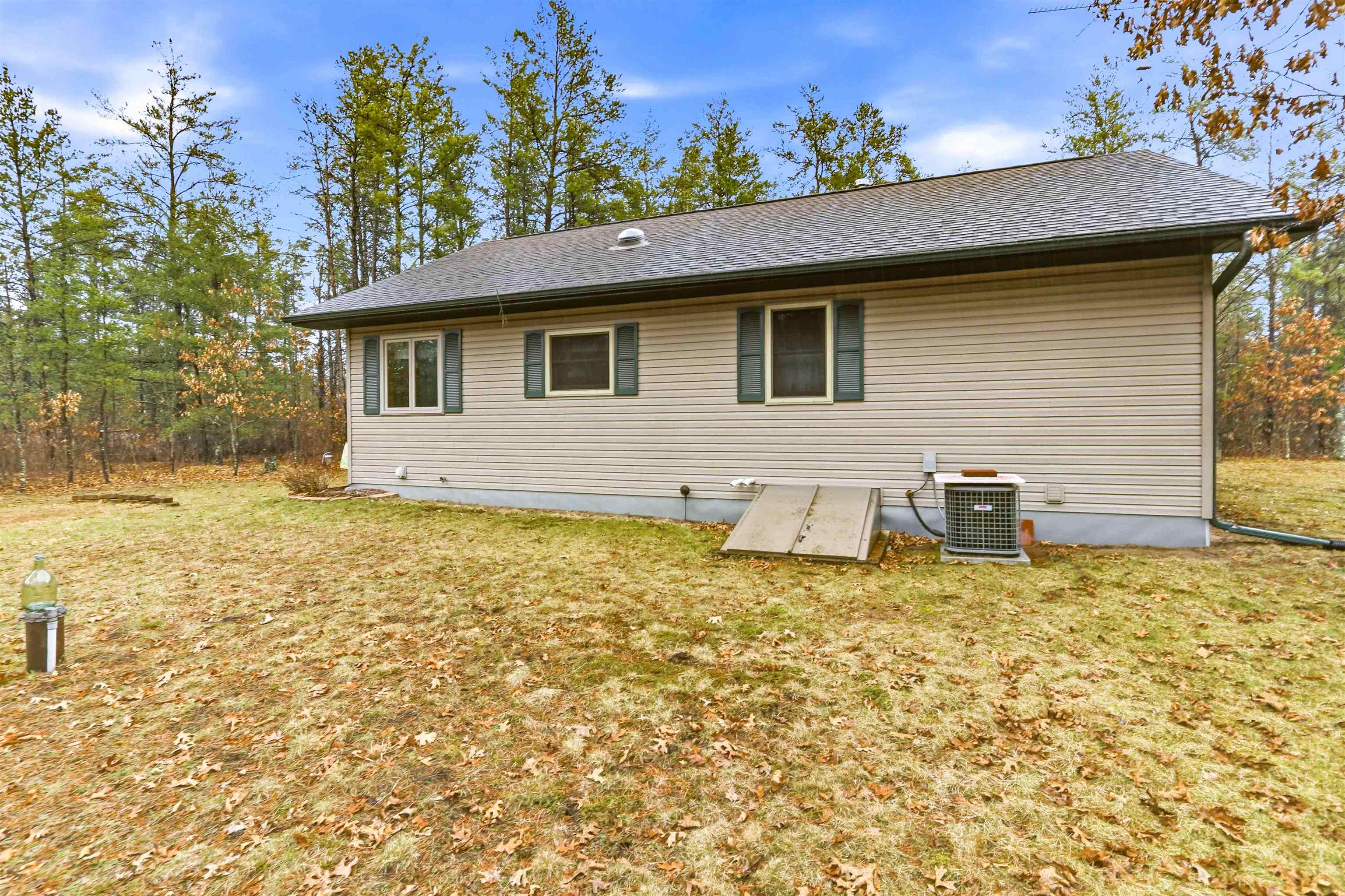 1625 Campfire Road Nekoosa, WI 54457 - Photo 14 of 37