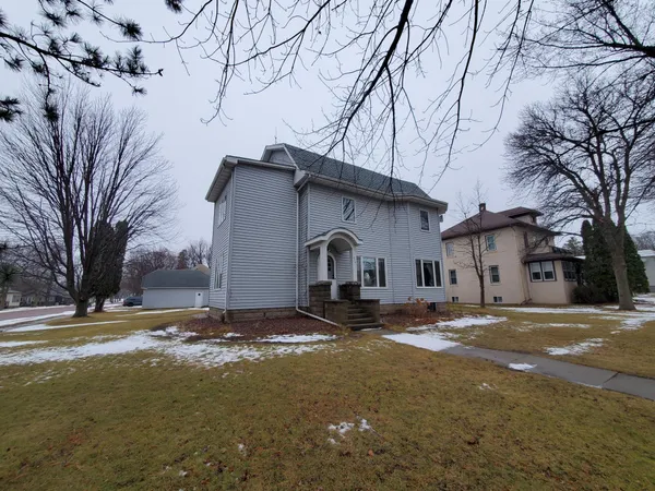 $135,000 | 808 Adams Avenue, Westbrook, MN 56183