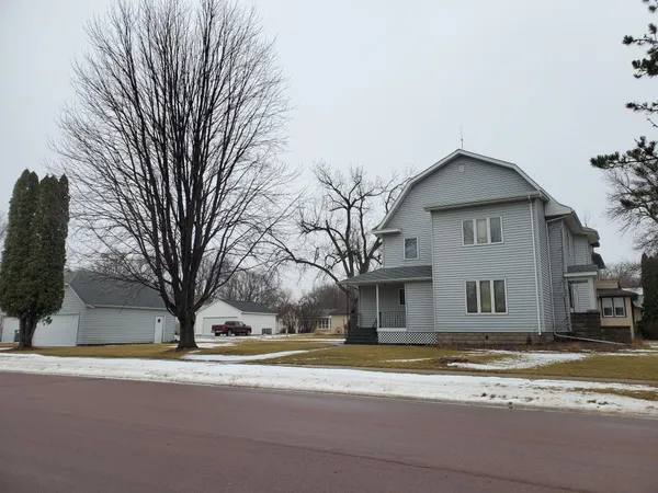 $135,000 | 808 Adams Avenue, Westbrook, MN 56183