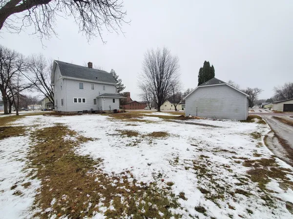 $135,000 | 808 Adams Avenue, Westbrook, MN 56183