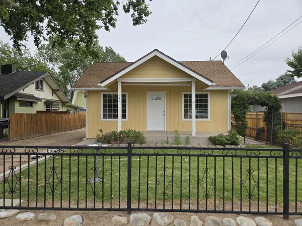 $599,900 | 130 Johnston Drive, Bishop, CA 93514