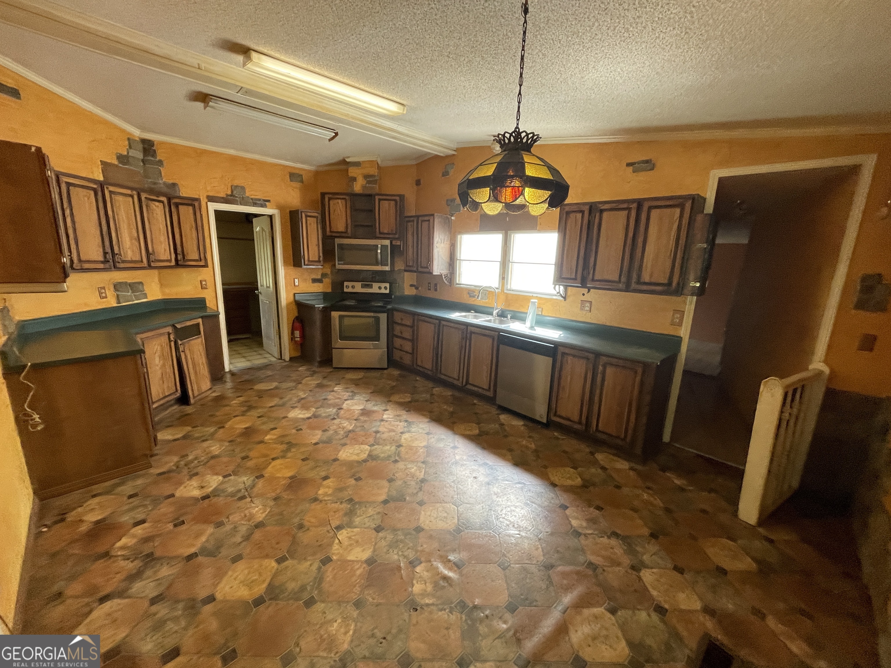 621 Unionville Road Barnesville, GA 30204 - Photo 13 of 19