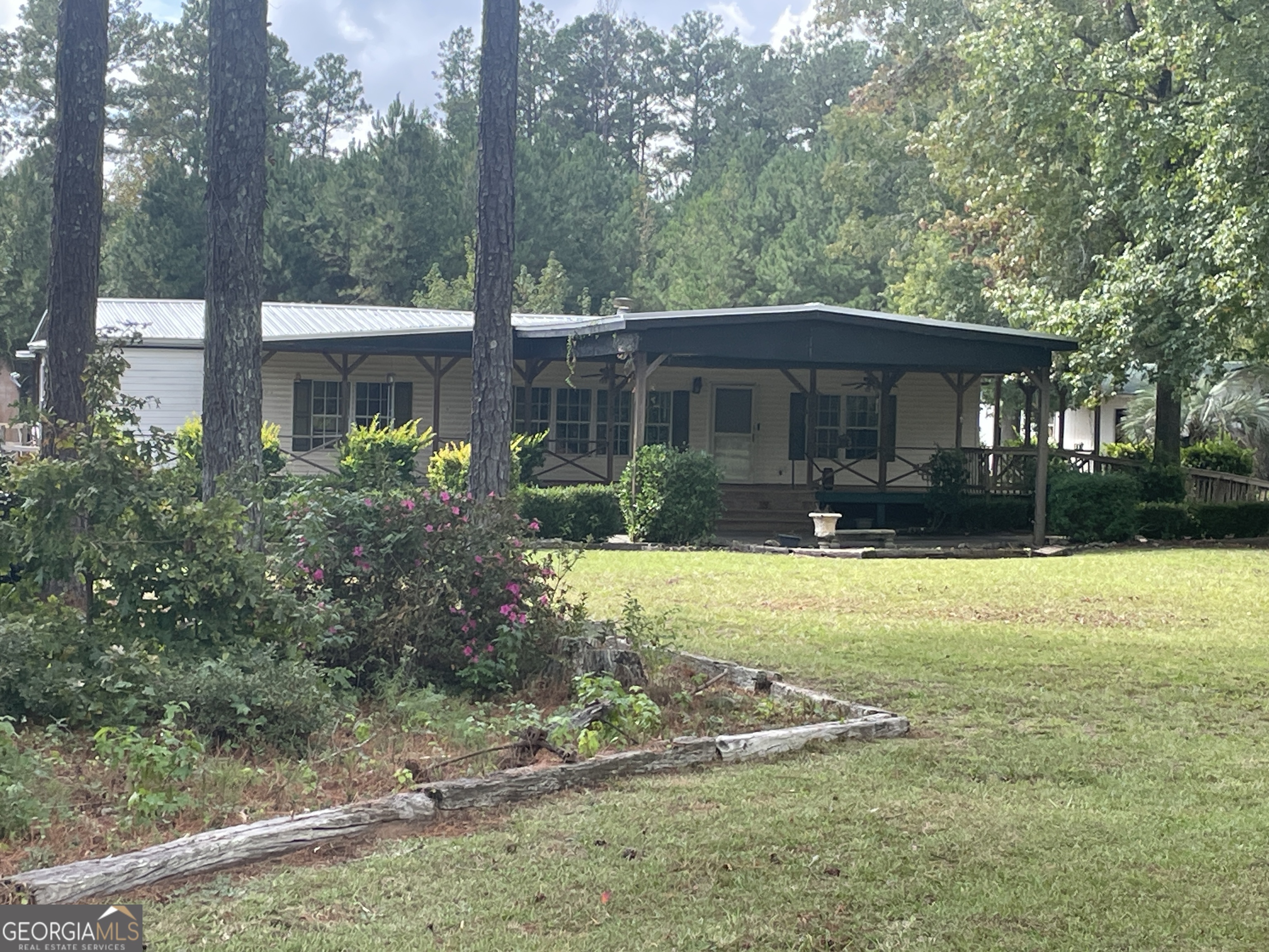 621 Unionville Road Barnesville, GA 30204 - Photo 2 of 19