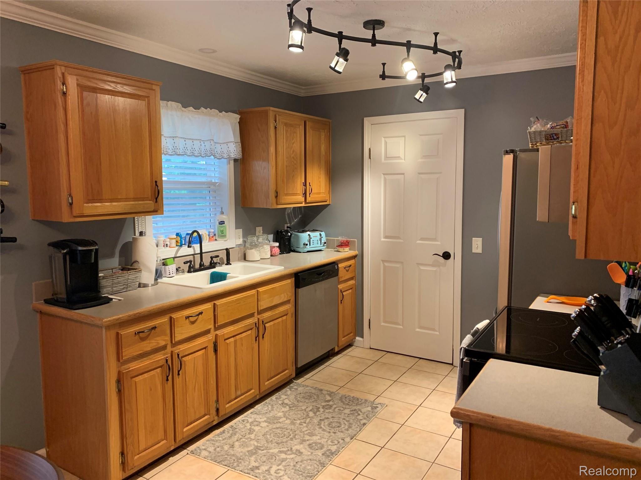 210 Davis Lake Road Lapeer, MI 48446 - Photo 11 of 22 F40E03D8-4FAA-49AB-9434-24FB64FF28DD.jpeg