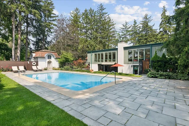 $1,895,000 | 1436 Estate Lane, Lake Forest, IL 60045