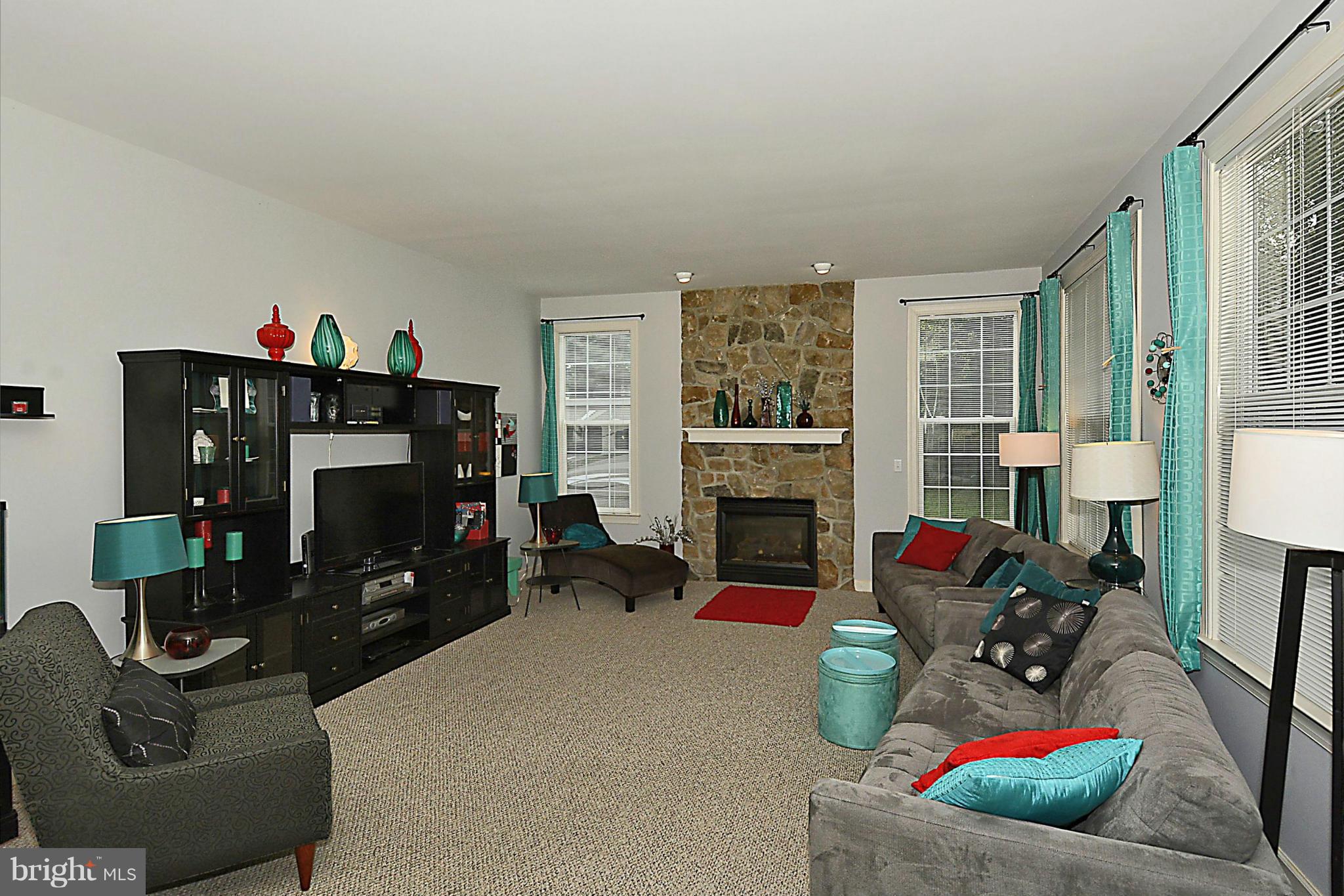 9621 Watkins Road Gaithersburg, MD 20882 - Photo 16 of 30 Family Room