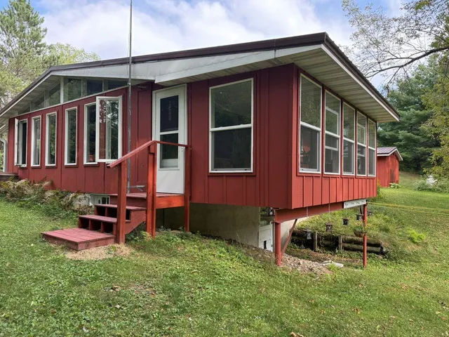 $295,000 | N4615 County Rd D, Marion, WI 54950