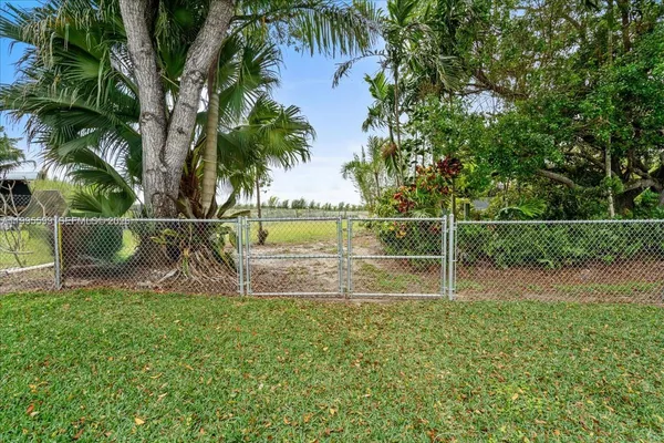 $1,200,000 | 19800 Southwest 280th Street, Homestead, FL 33031