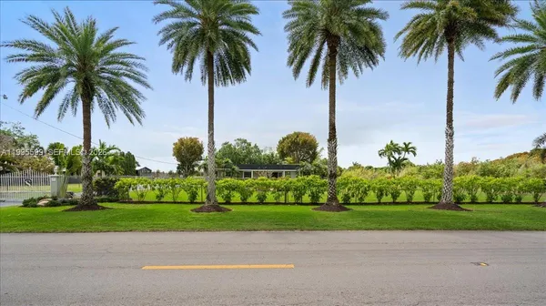 $1,200,000 | 19800 Southwest 280th Street, Homestead, FL 33031