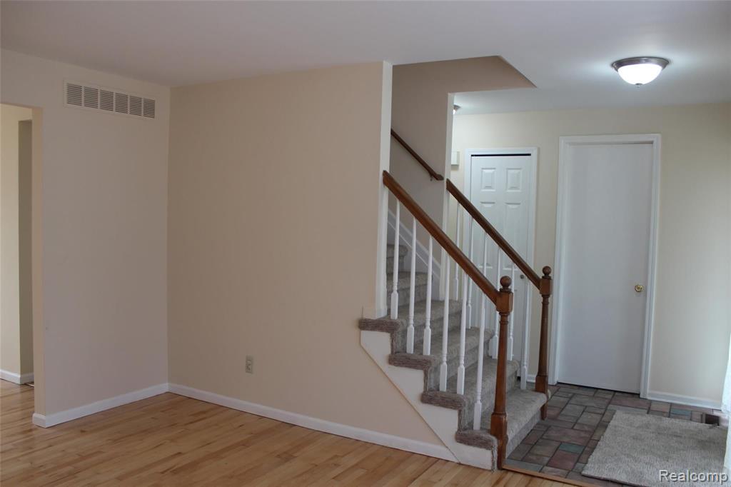 46409 Aarons Way Canton, MI 48188 - Photo 20 of 53