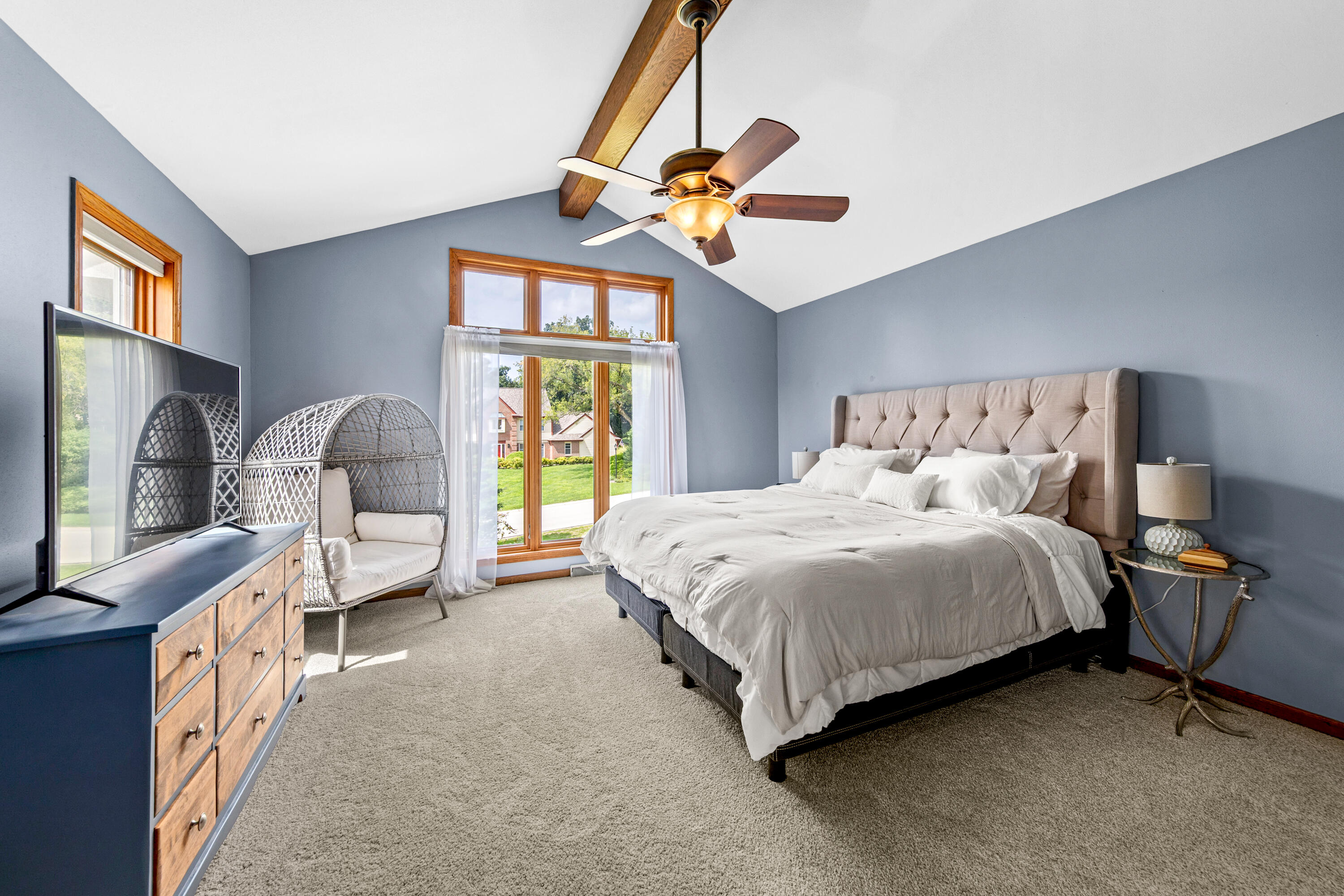 W237N3390 Five Fields Road Pewaukee, WI 53072 - Photo 24 of 45 Master bedroom