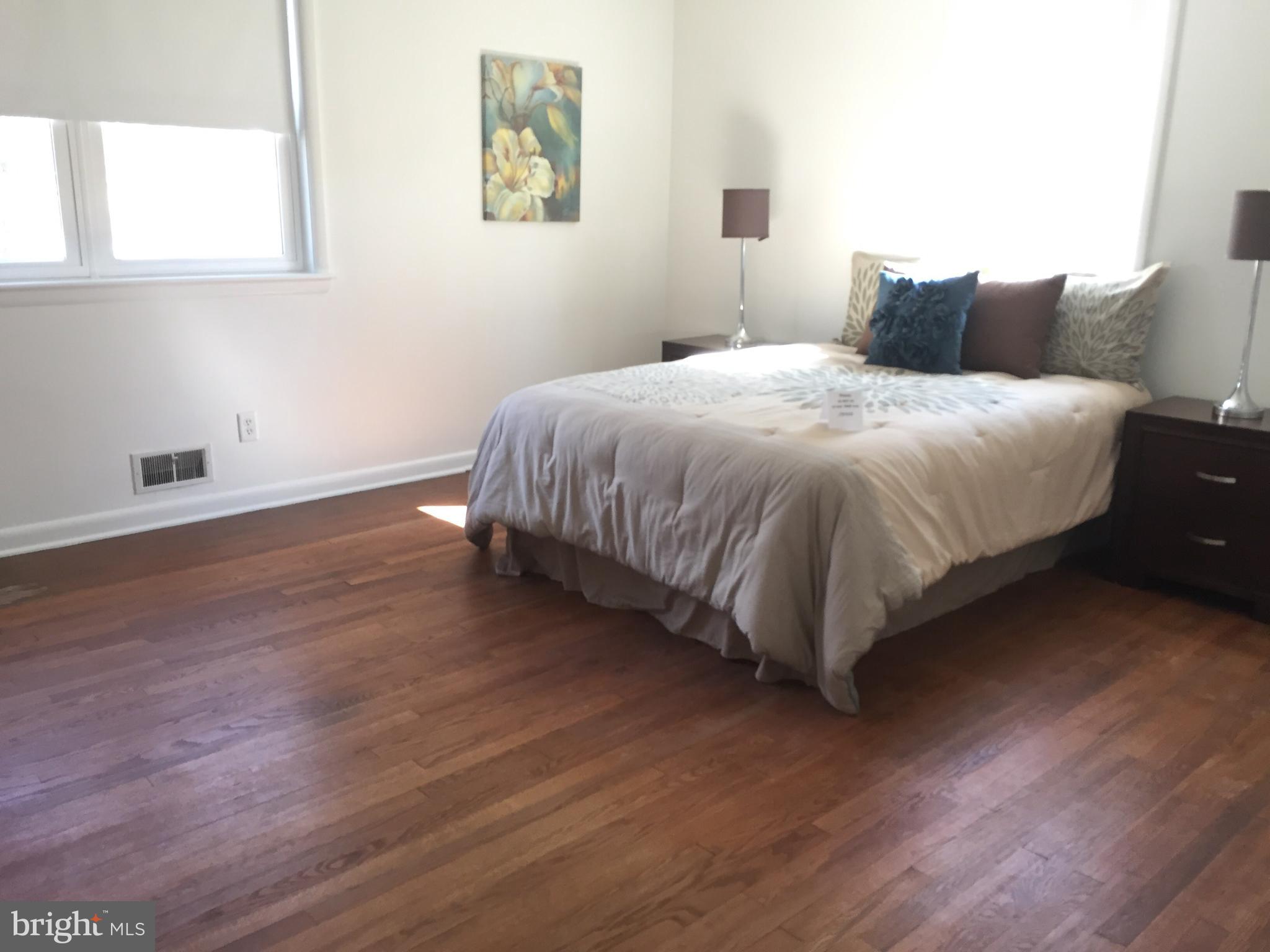 1906 Pot Spring Road Lutherville-Timonium, MD 21093 - Photo 12 of 30 Large master bedroom.