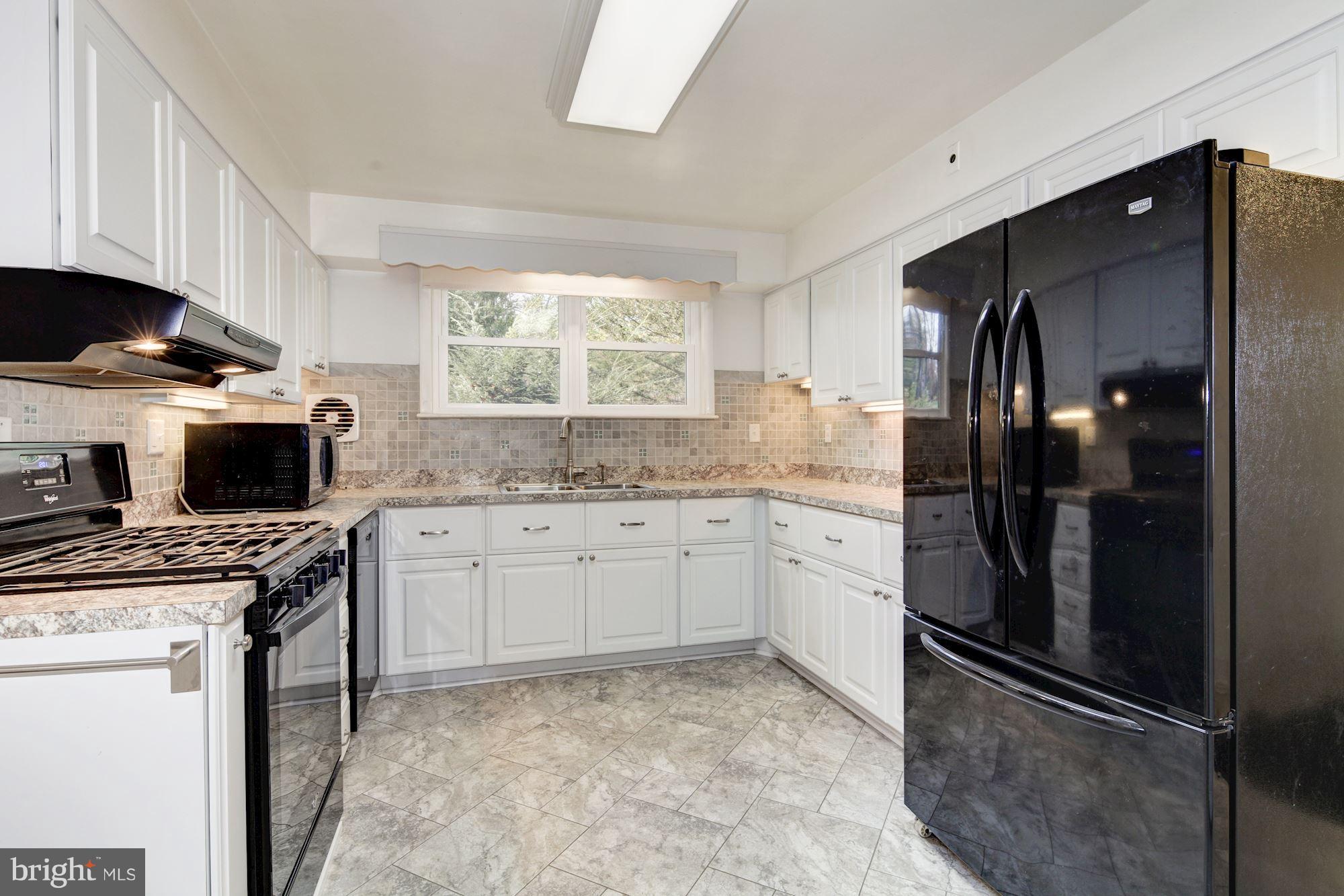 1906 Pot Spring Road Lutherville-Timonium, MD 21093 - Photo 7 of 30 Kitchen updated in 2016.