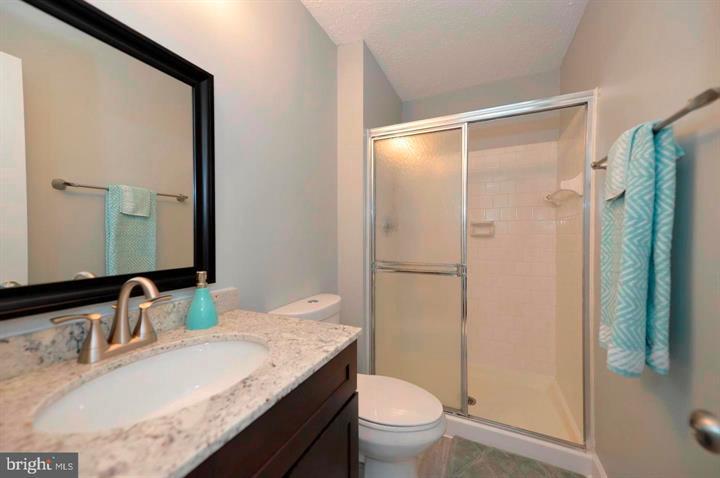 109 Fort Evans Road Southeast, Unit C Leesburg, VA 20175 - Photo 11 of 20 Hall bathroom