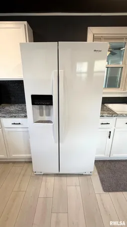 $249,900 | 107 East Rutledge Street, Petersburg, IL 62675