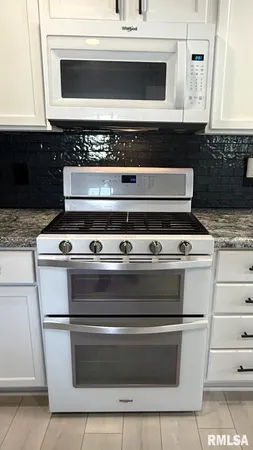 $249,900 | 107 East Rutledge Street, Petersburg, IL 62675