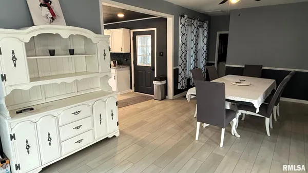 $249,900 | 107 East Rutledge Street, Petersburg, IL 62675