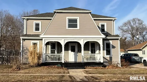 $249,900 | 107 East Rutledge Street, Petersburg, IL 62675