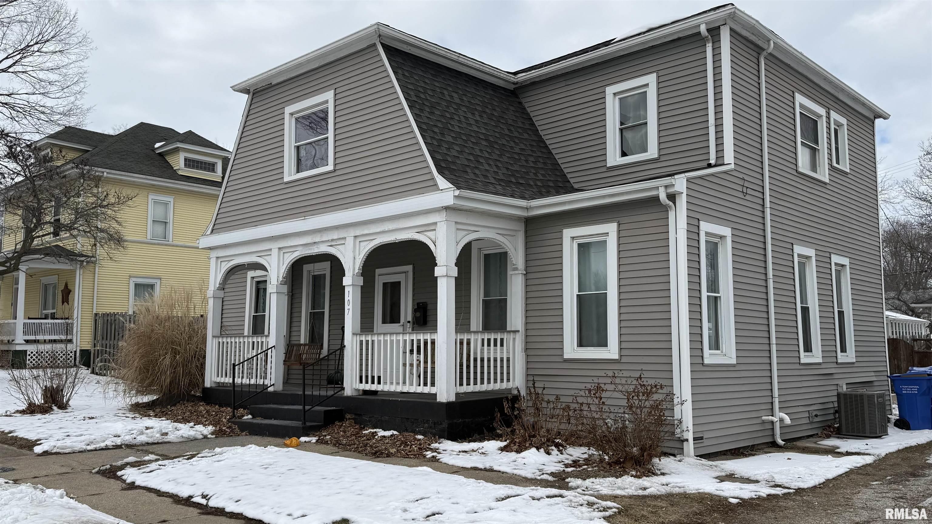 107 East Rutledge Street Petersburg, IL 62675 - Photo 3 of 6