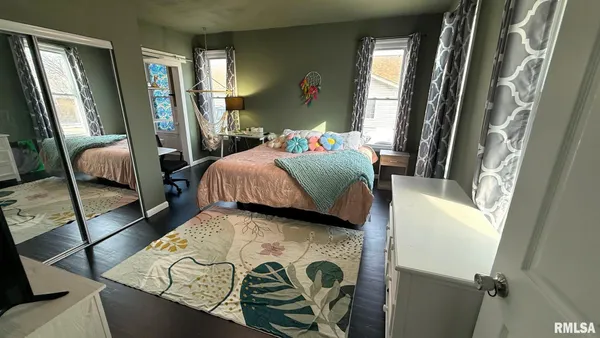 $249,900 | 107 East Rutledge Street, Petersburg, IL 62675