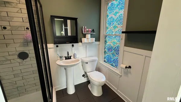 $249,900 | 107 East Rutledge Street, Petersburg, IL 62675