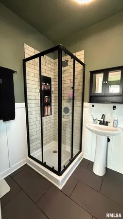 $249,900 | 107 East Rutledge Street, Petersburg, IL 62675