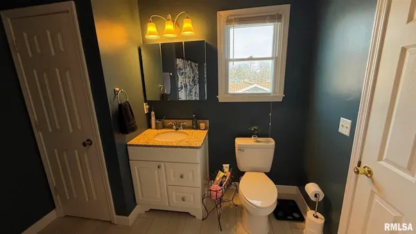 $249,900 | 107 East Rutledge Street, Petersburg, IL 62675