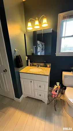 $249,900 | 107 East Rutledge Street, Petersburg, IL 62675