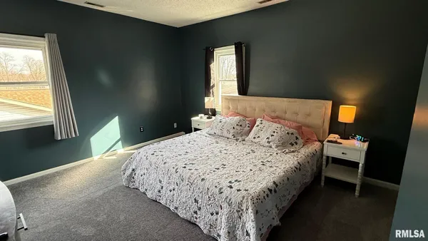 $249,900 | 107 East Rutledge Street, Petersburg, IL 62675