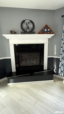 $249,900 | 107 East Rutledge Street, Petersburg, IL 62675