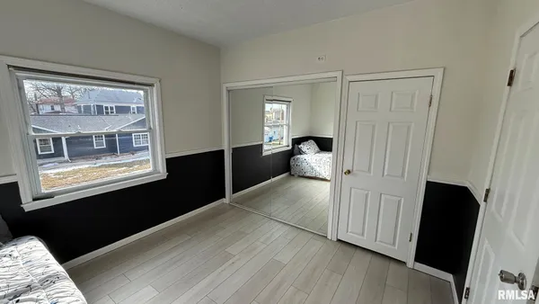 $249,900 | 107 East Rutledge Street, Petersburg, IL 62675