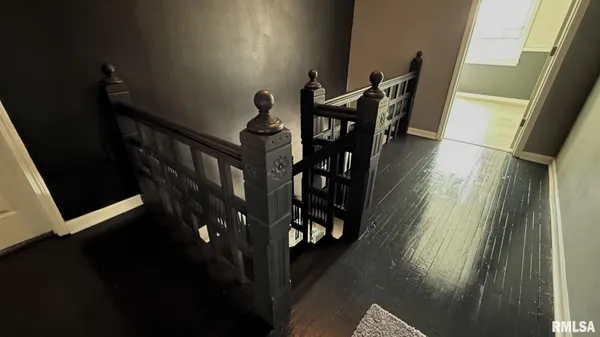 $249,900 | 107 East Rutledge Street, Petersburg, IL 62675