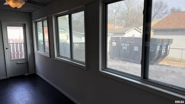 $249,900 | 107 East Rutledge Street, Petersburg, IL 62675