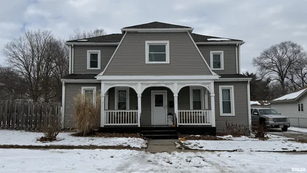 $249,900 | 107 East Rutledge Street, Petersburg, IL 62675