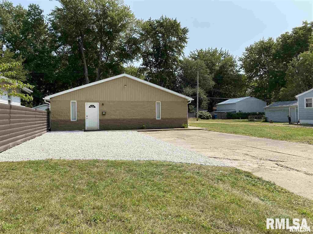 2224 South 9th Street Springfield, IL 62703 - Photo 1 of 11