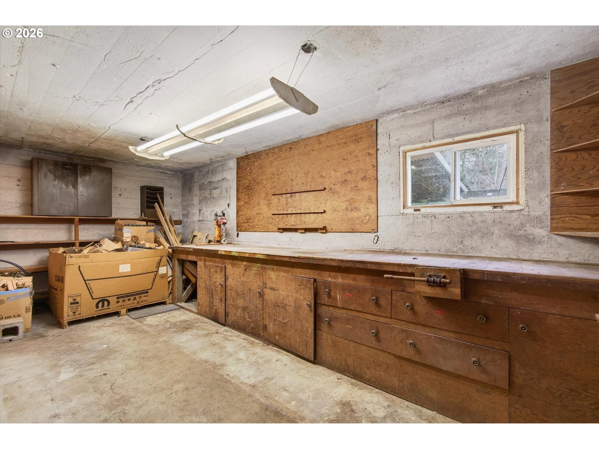 919 Cascade Drive Longview, WA 98632 - Photo 25 of 33 a kitchen with sink and window