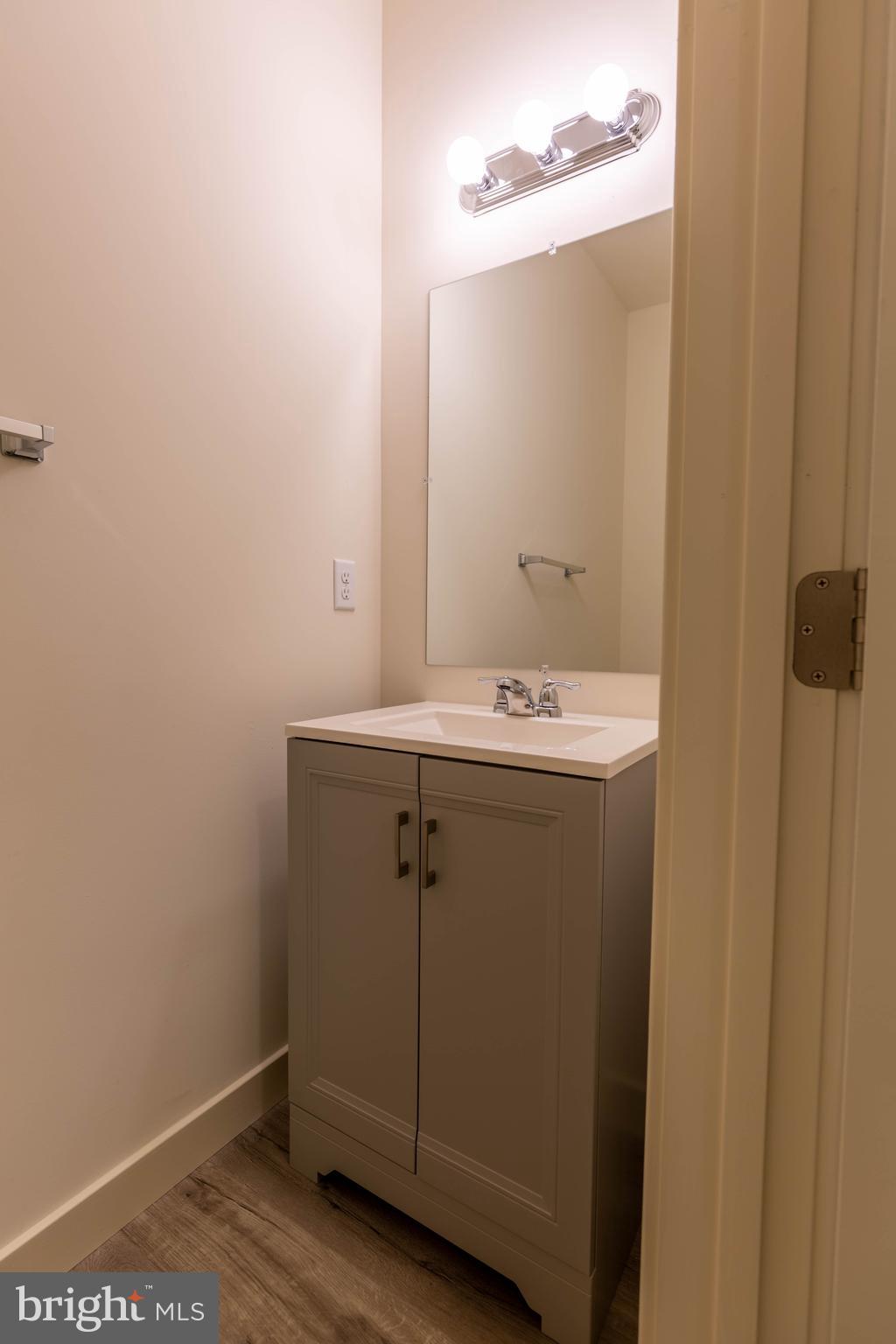 1011 North Ridge Road Perkasie, PA 18944 - Photo 16 of 31 Hall bathroom