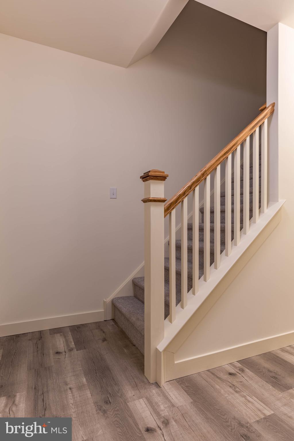 1011 North Ridge Road Perkasie, PA 18944 - Photo 6 of 31 Foyer