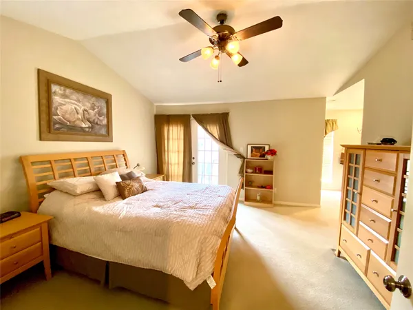 $2,300 | 7350 Kirby Drive, Unit 2, Houston, TX 77025