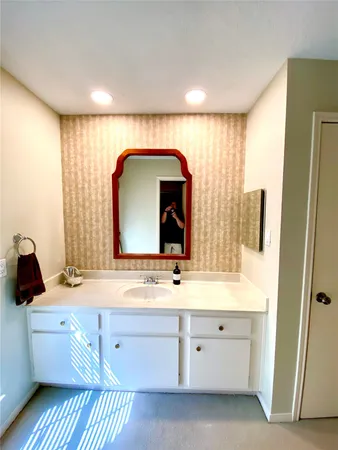 $2,300 | 7350 Kirby Drive, Unit 2, Houston, TX 77025