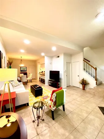 $2,300 | 7350 Kirby Drive, Unit 2, Houston, TX 77025