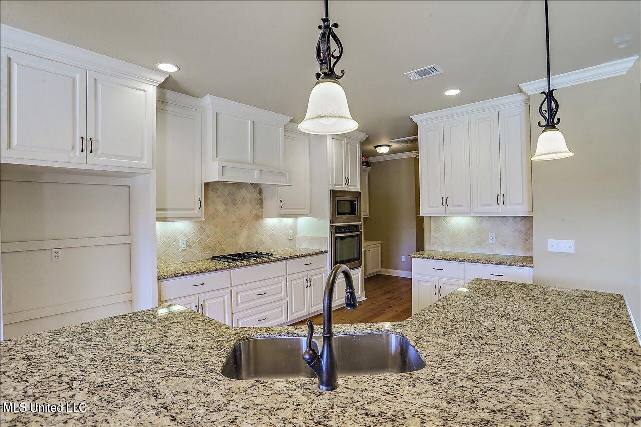 987 North Azalea Drive Madison, MS 39110 - Photo 8 of 26 20230401173118625444000000-o