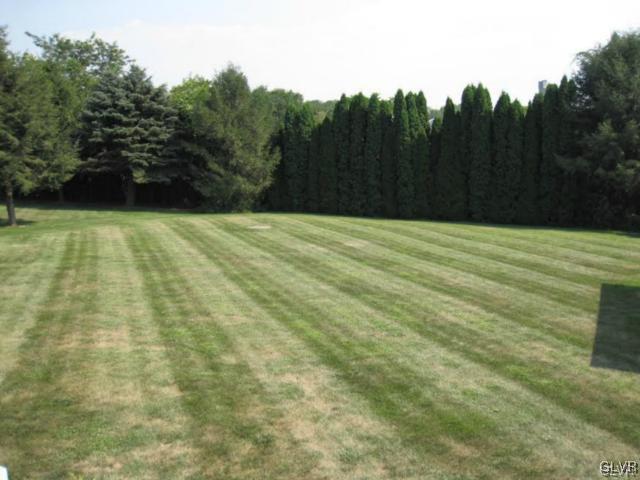 4681 Steuben Road Bethlehem, PA 18020 - Photo 2 of 17 Gallery Image 2