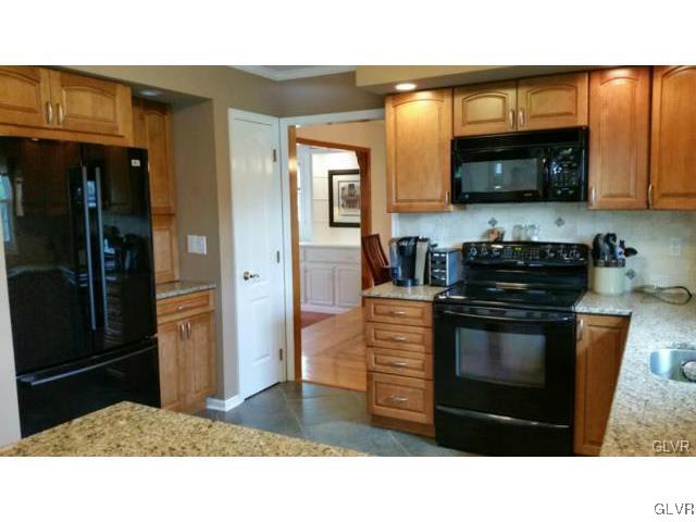 4681 Steuben Road Bethlehem, PA 18020 - Photo 4 of 17 Gallery Image 4