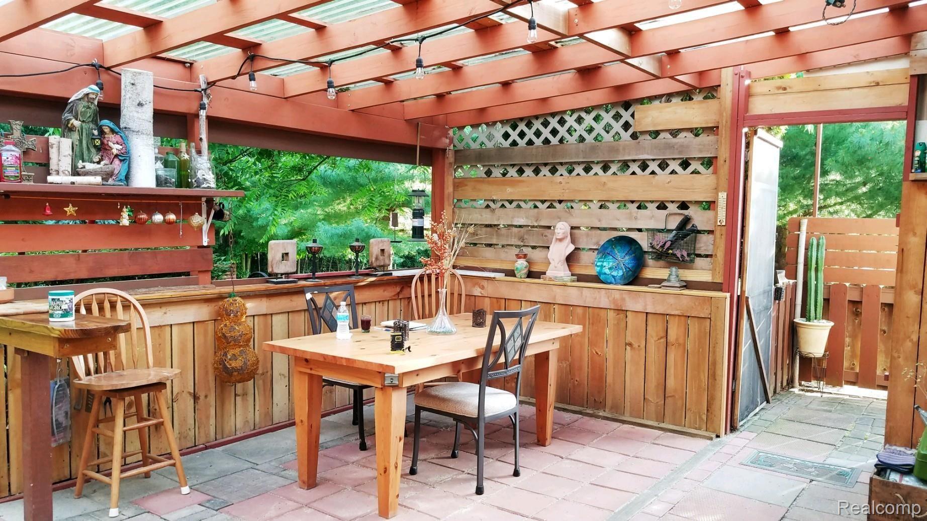 3831 Norton Road Howell, MI 48843 - Photo 14 of 44 Deck 1.jpg